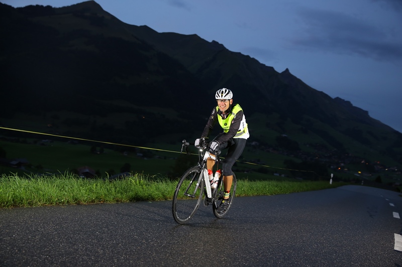 Getting dark on the way to col des Mosses